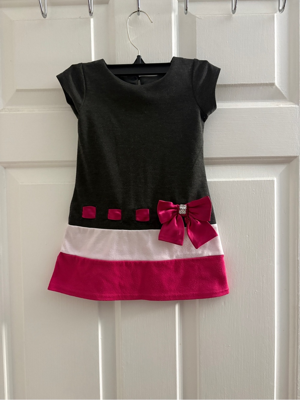 Youngland Black, Hot Pink & White Bow-Trim Dress